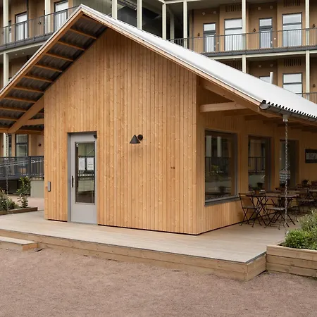 Waterfront Cabins Studio Apartments-2